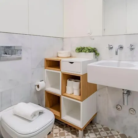 Very In Apartment